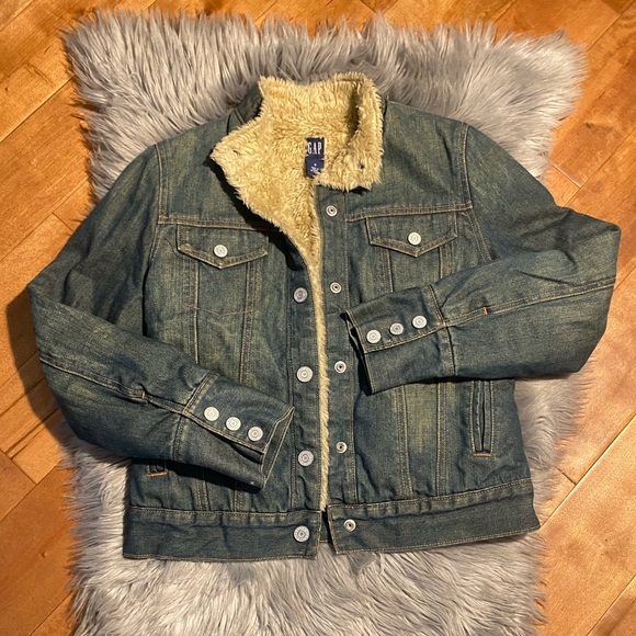 GAP Jackets & Blazers - Gap Denim Vintage Wash Jean Trucker Faux Fur Lined Snap Button Up Jacket SzS